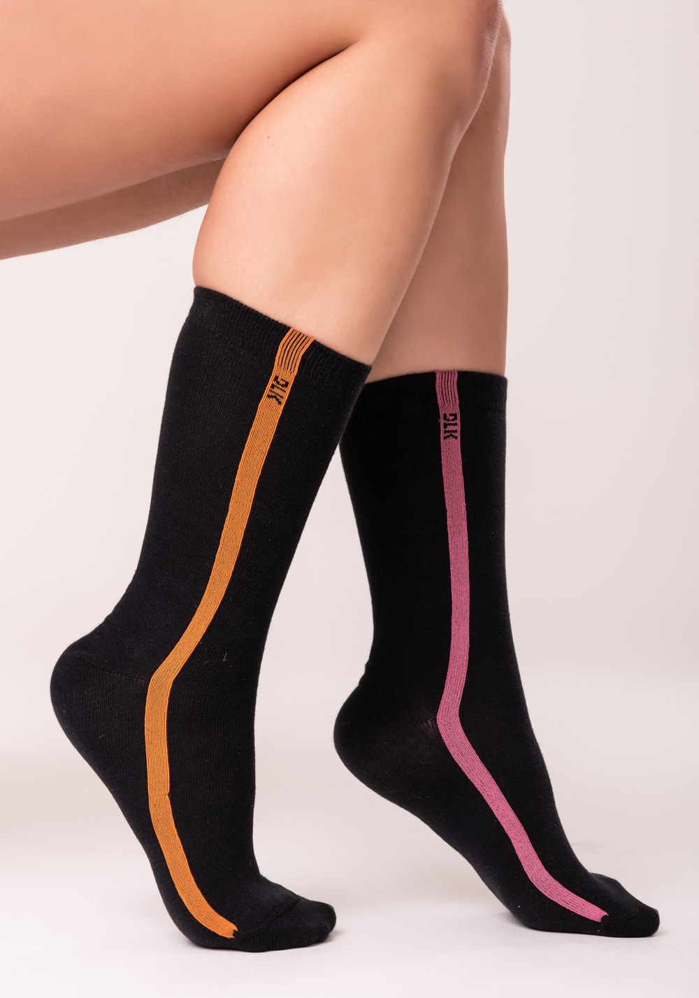 Meia cano alto feminina preto