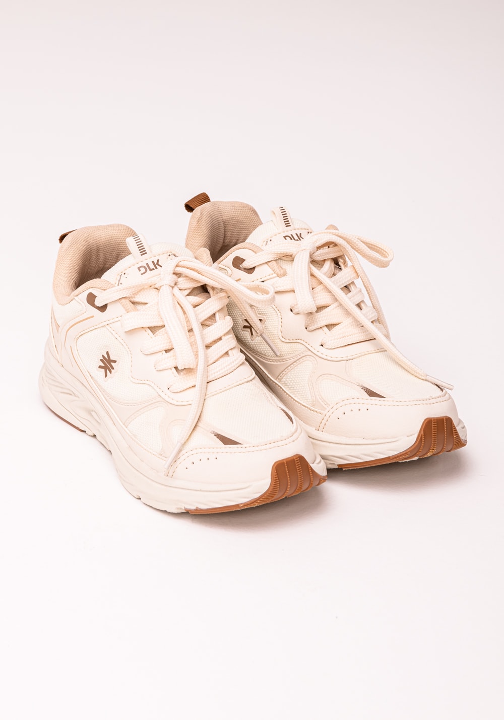Tênis esportivo chunky feminino off white e caramelo