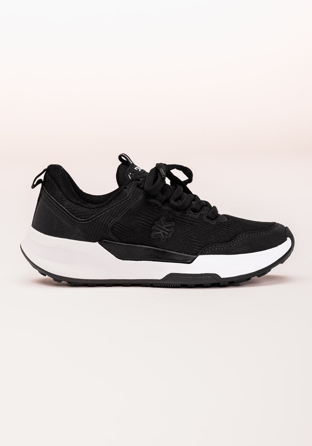 Tênis esportivo feminino sola alta preto