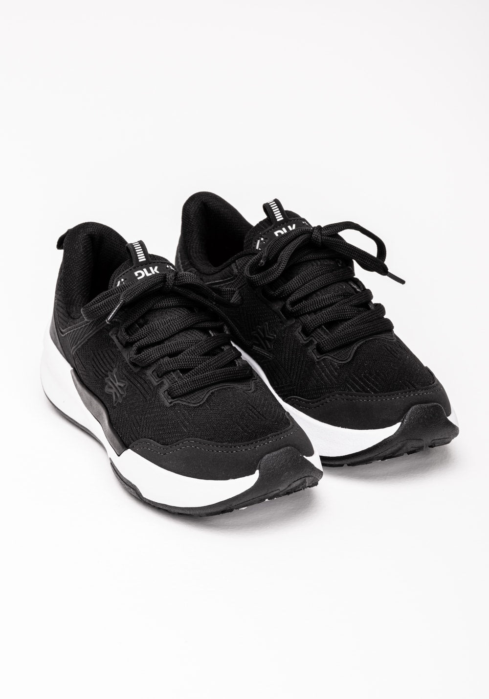 Tênis esportivo feminino sola alta preto