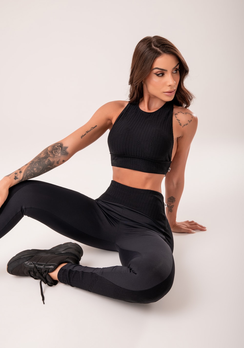 Top fitness feminino preto decote alto harmony