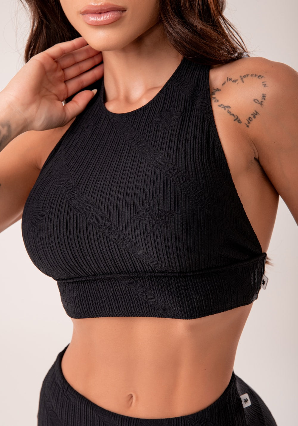 Top fitness feminino preto decote alto harmony