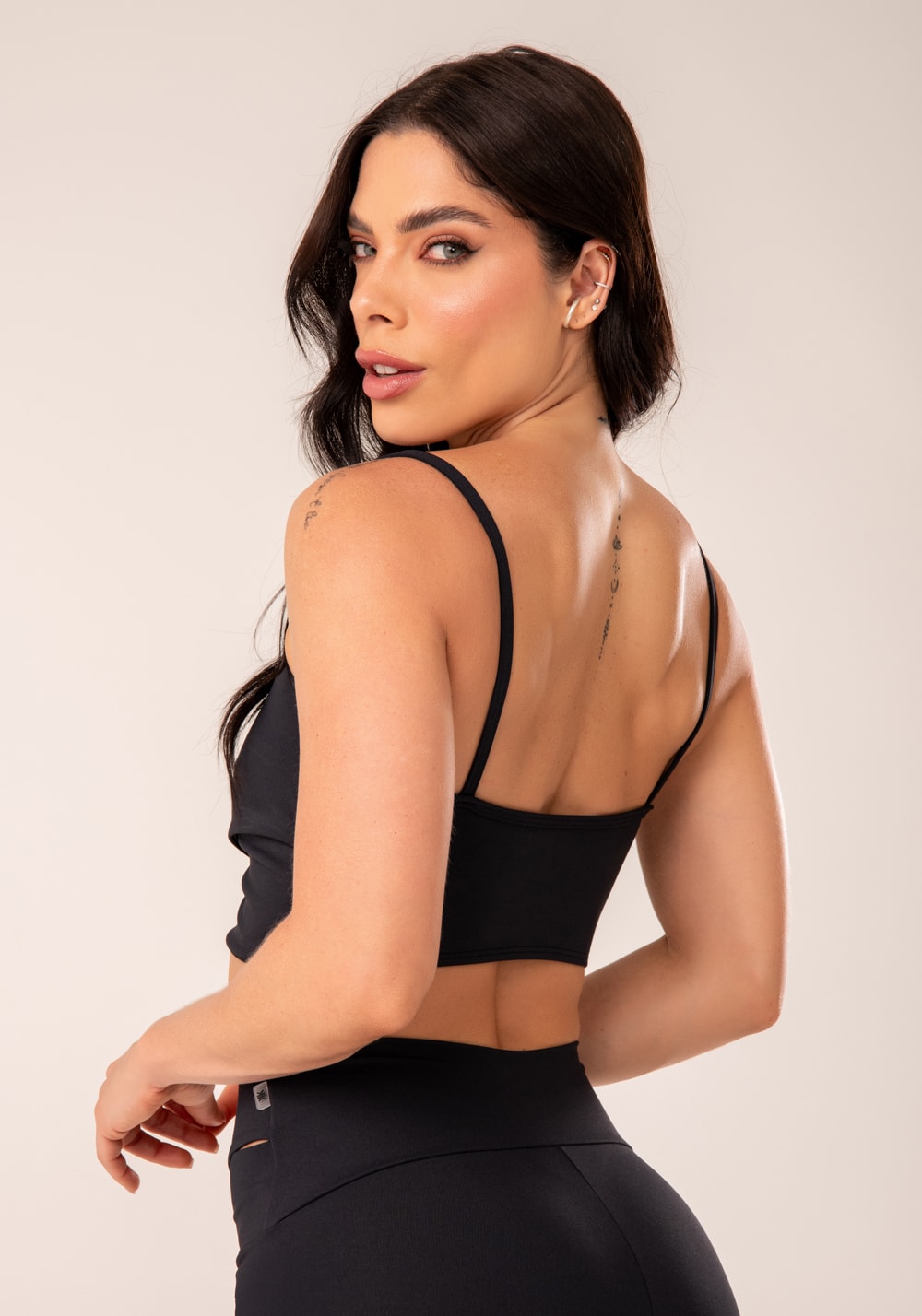 Top fitness feminino preto transpassado harmony