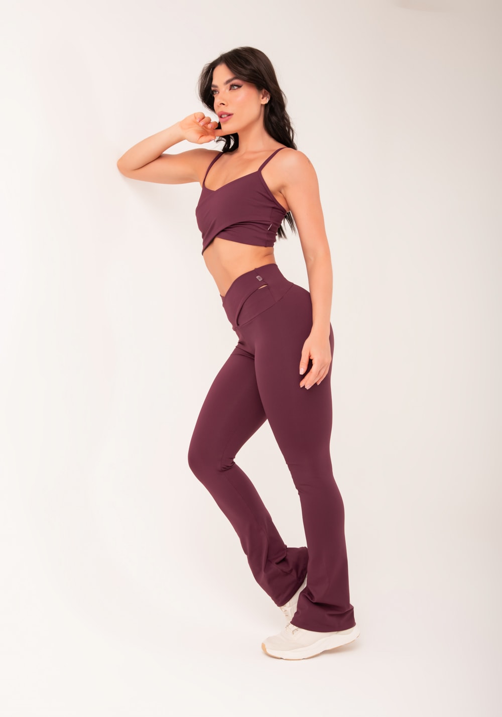 Calça flare vinho cós transpassado harmony