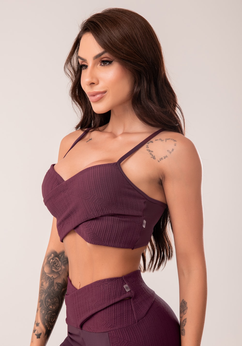 Top fitness feminino vinho texturizado transpassado harmony