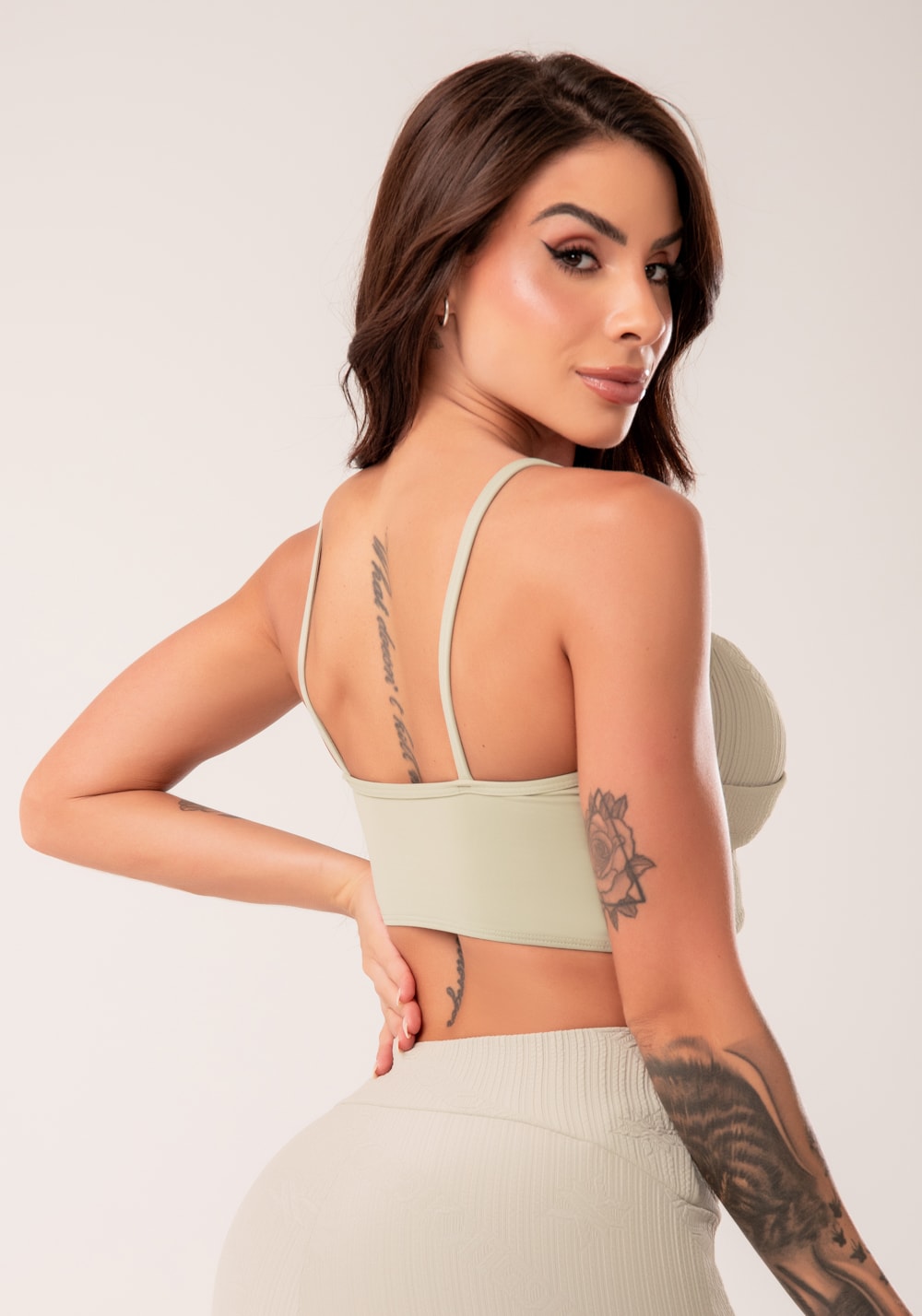 Top fitness feminino oliva texturizado transpassado harmony