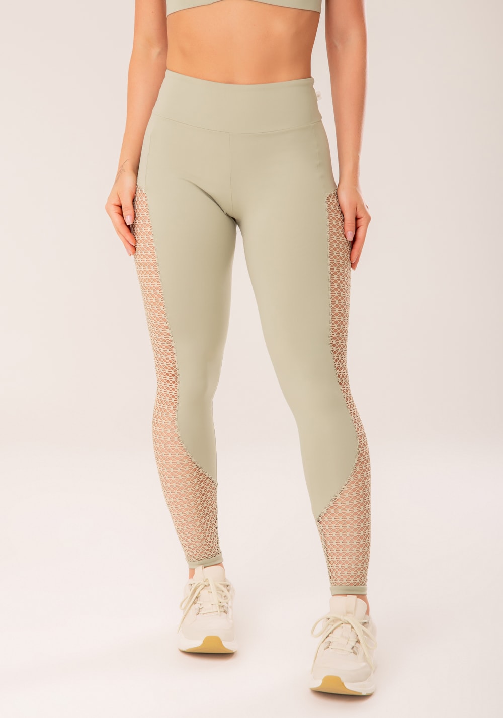 Legging fitness feminina oliva com recortes em tela harmony