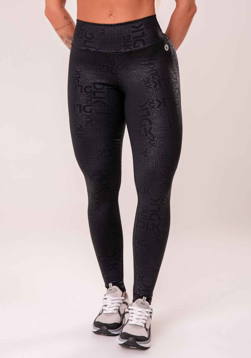 Legging fitness feminina preto logomania reflections