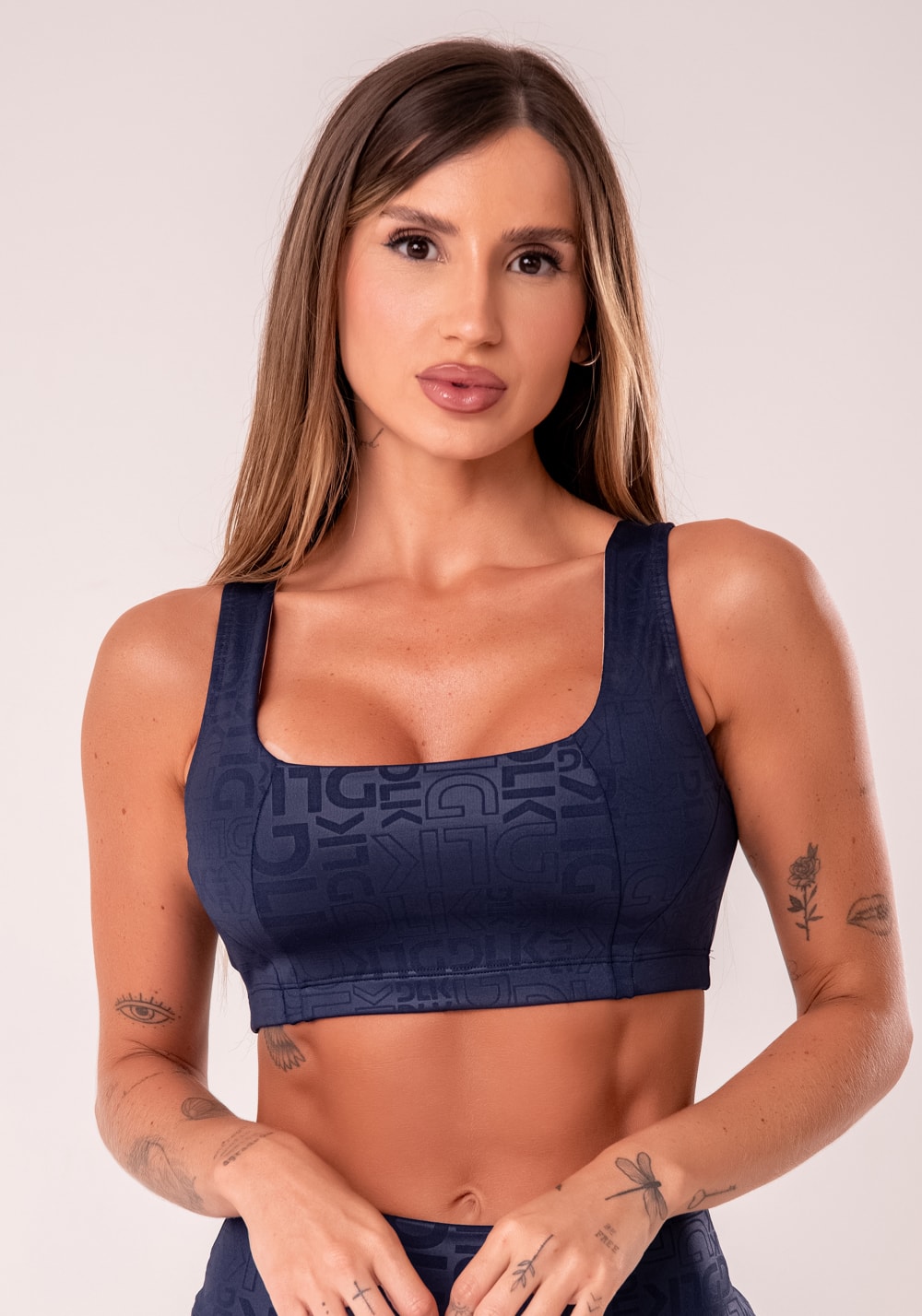 Top fitness feminino azul marinho com decote quadrado logomania reflections