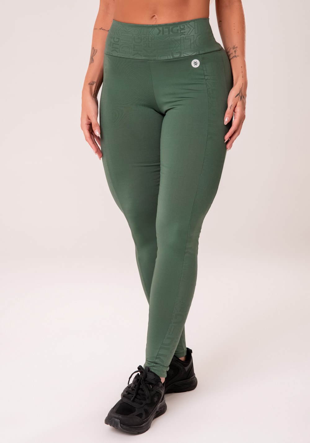 Legging fitness feminina verde com recortes logomania reflections