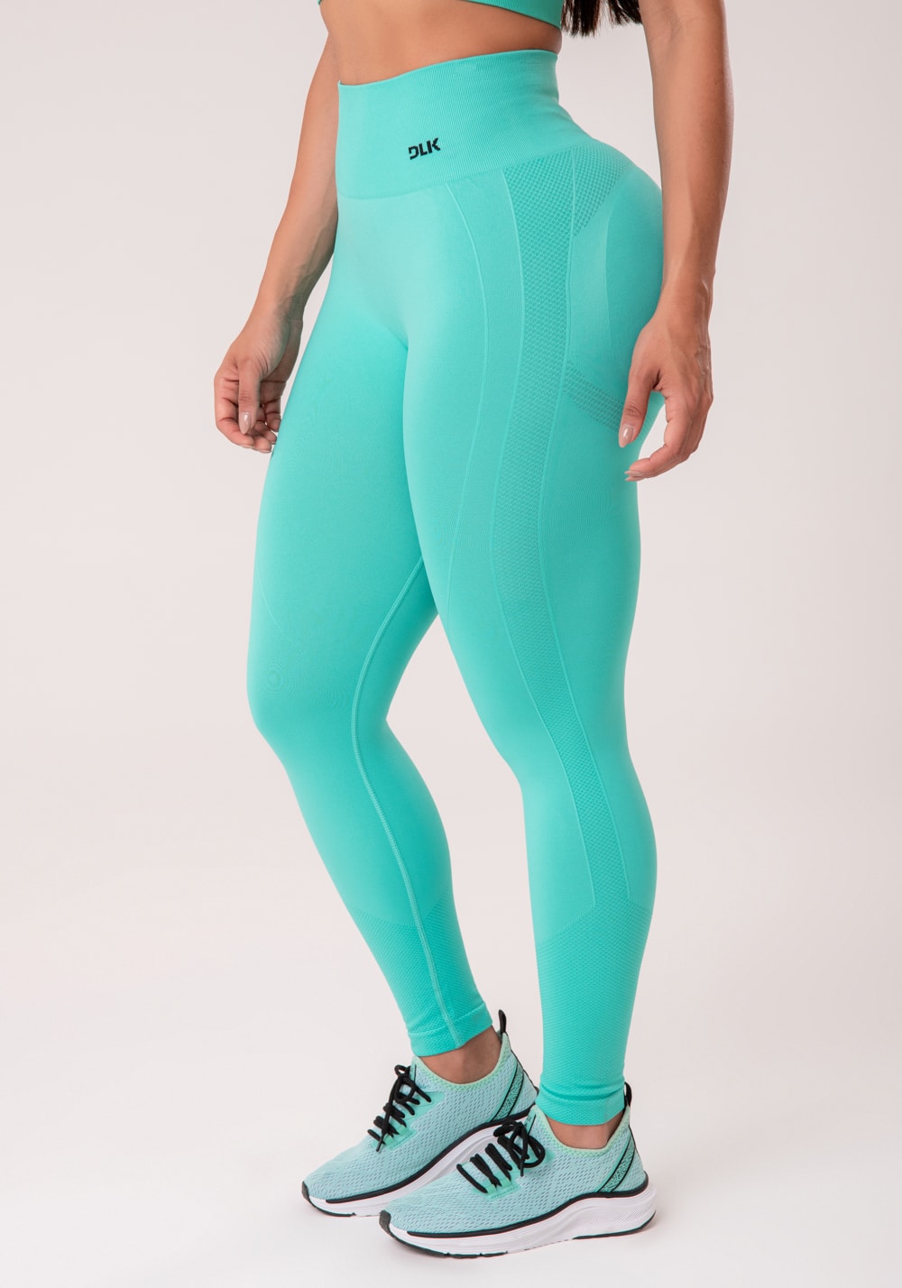 Legging fitness feminina verde água com detalhe texturizado e modela bumbum seamless+