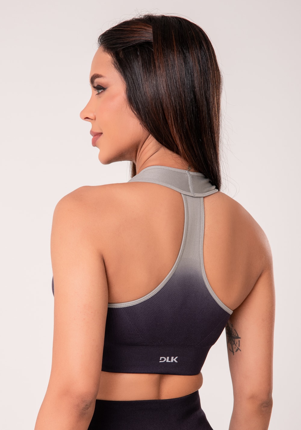 Top fitness feminino nadador preto degradê com bojo seamless+