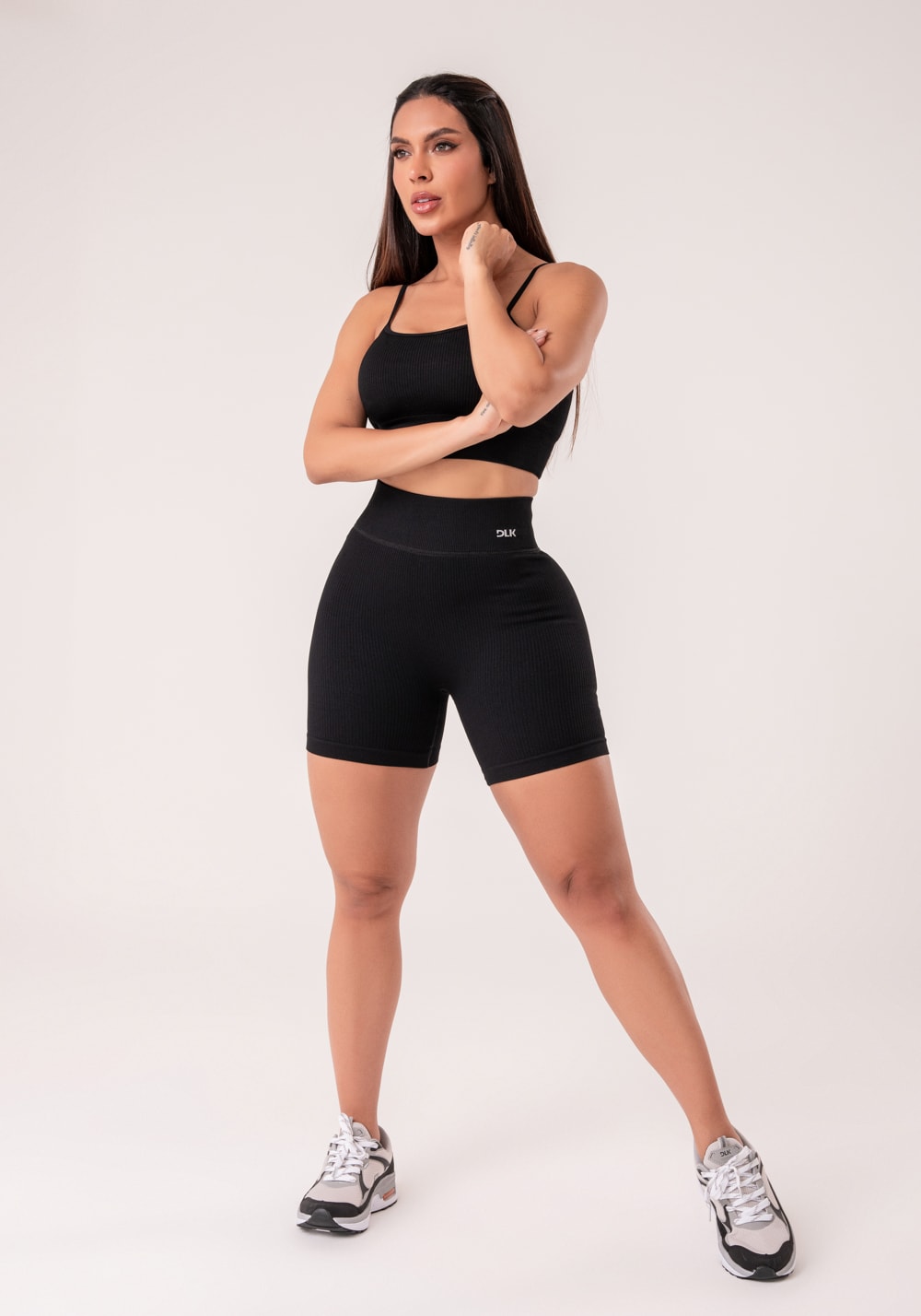 Bermuda fitness feminina preto canelada com cós alto seamless+