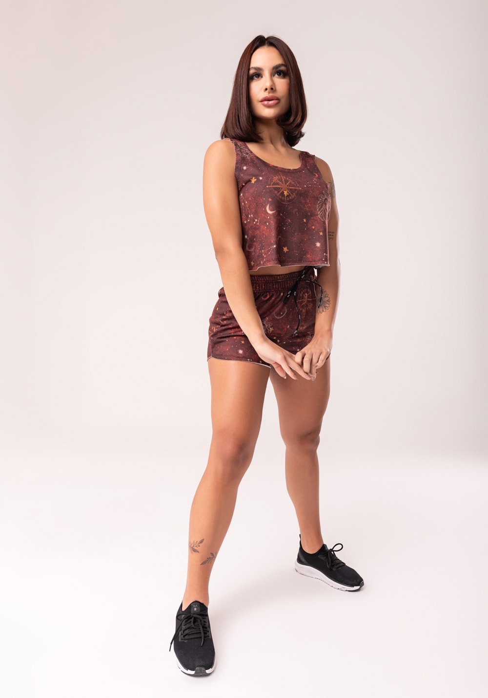 Cropped feminino moletinho estampado signo leão