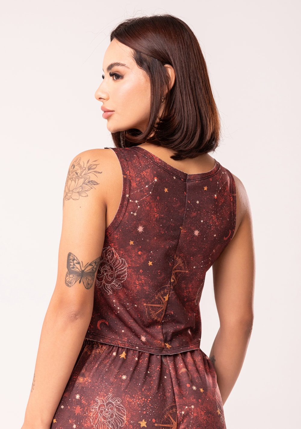 Cropped feminino moletinho estampado signo leão