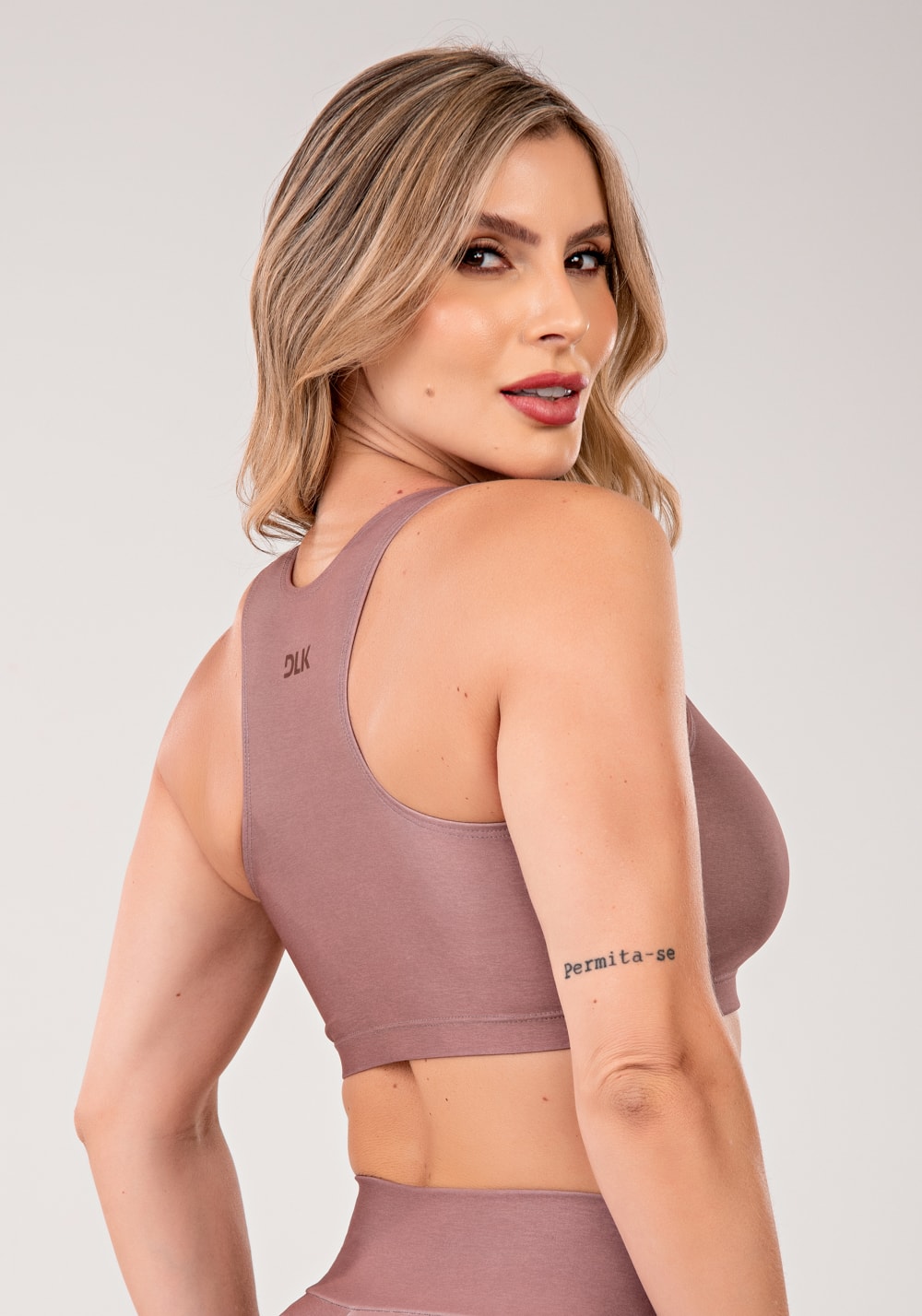Top fitness feminino nadador estampado belive marrom printed mousse