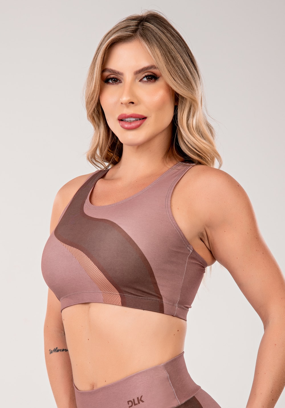 Top fitness feminino nadador estampado belive marrom printed mousse