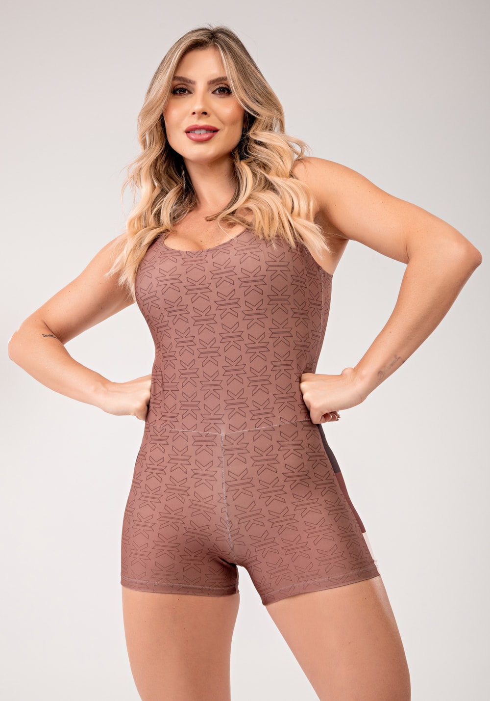 Macaquinho fitness feminino estampado motivation marrom printed mousse