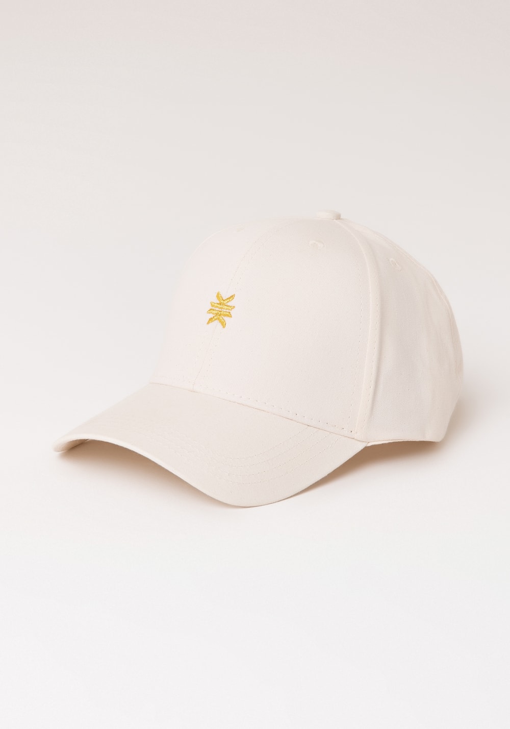Boné bordado off white com dourado