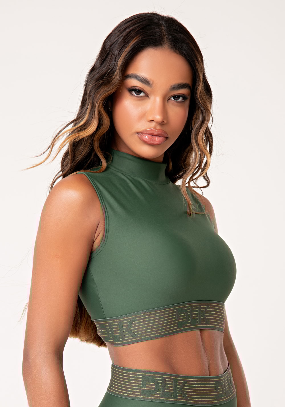 Top fitness feminino verde gola alta com elástico lurex lush
