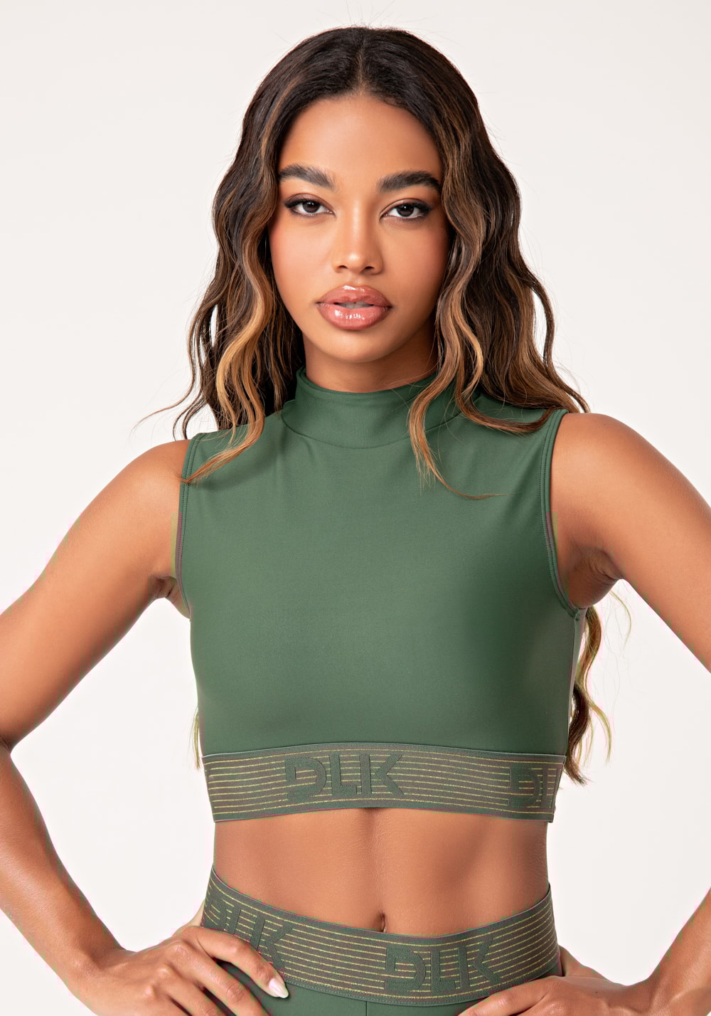 Top fitness feminino verde gola alta com elástico lurex lush