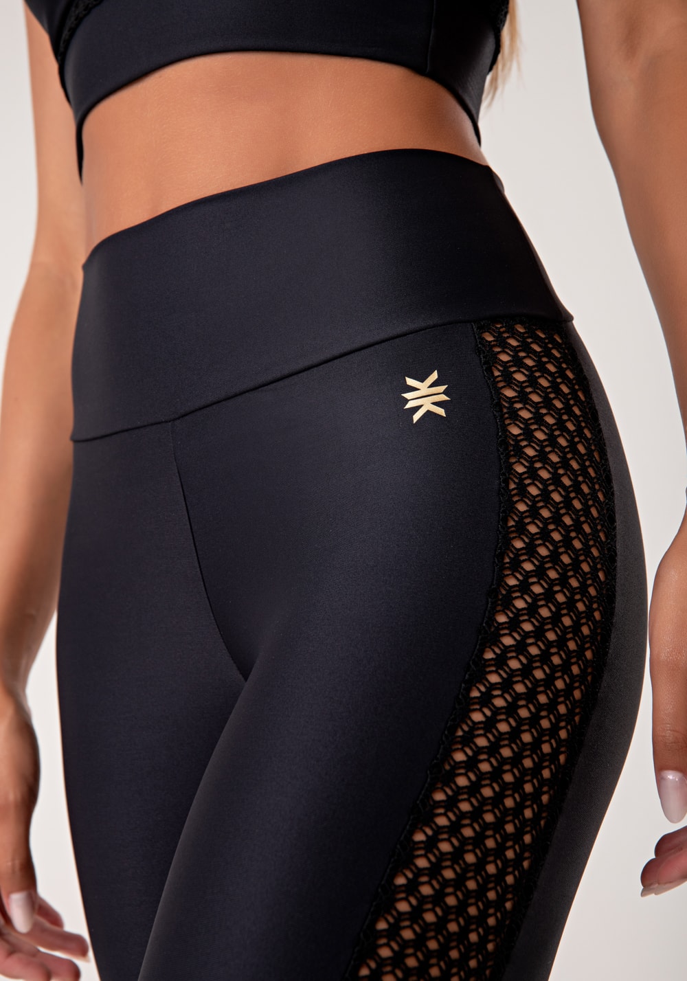 Legging fitness feminina preto com tela lateral lush