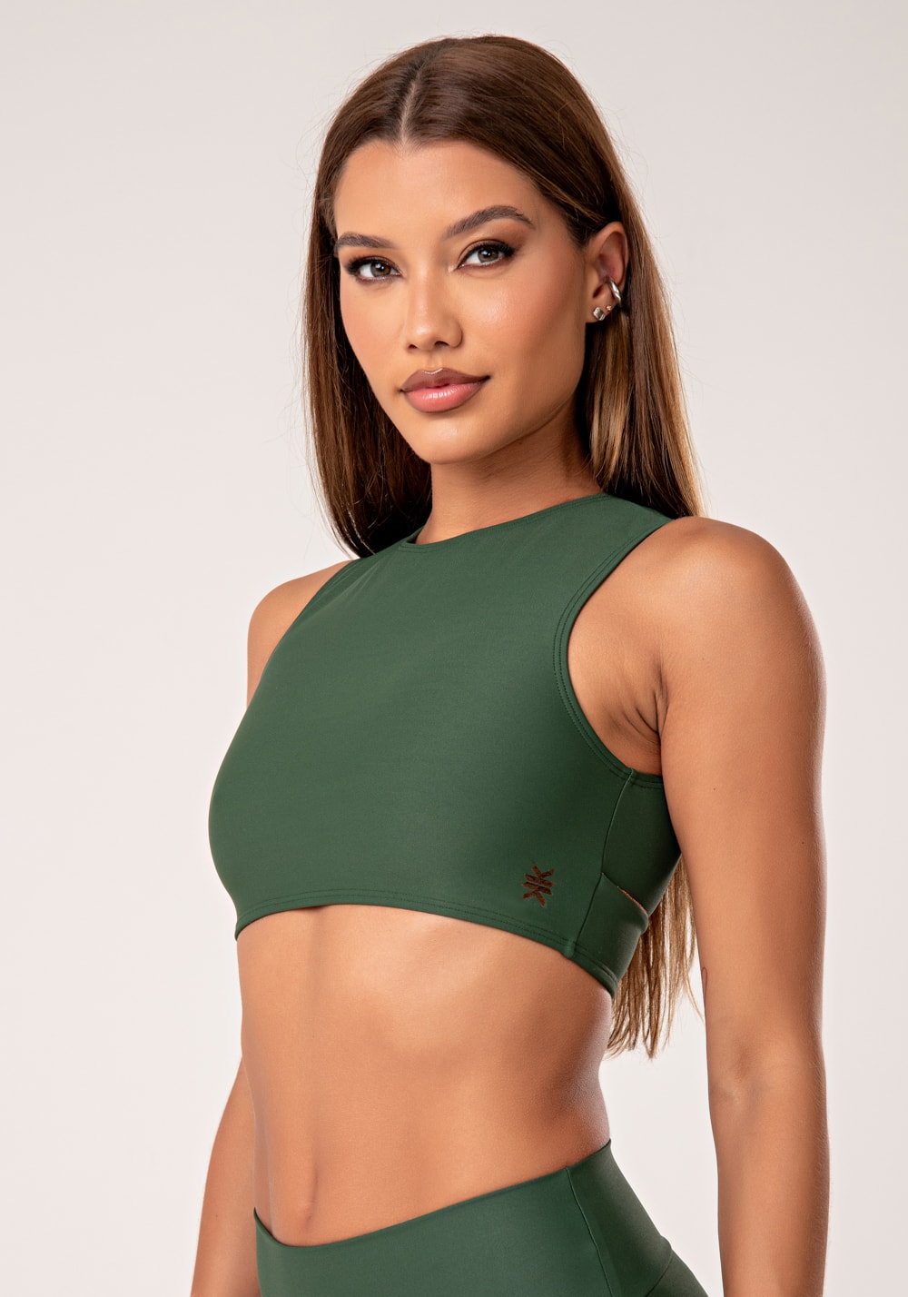 Top fitness feminino verde com costas vazadas e detalhe em lurex lush