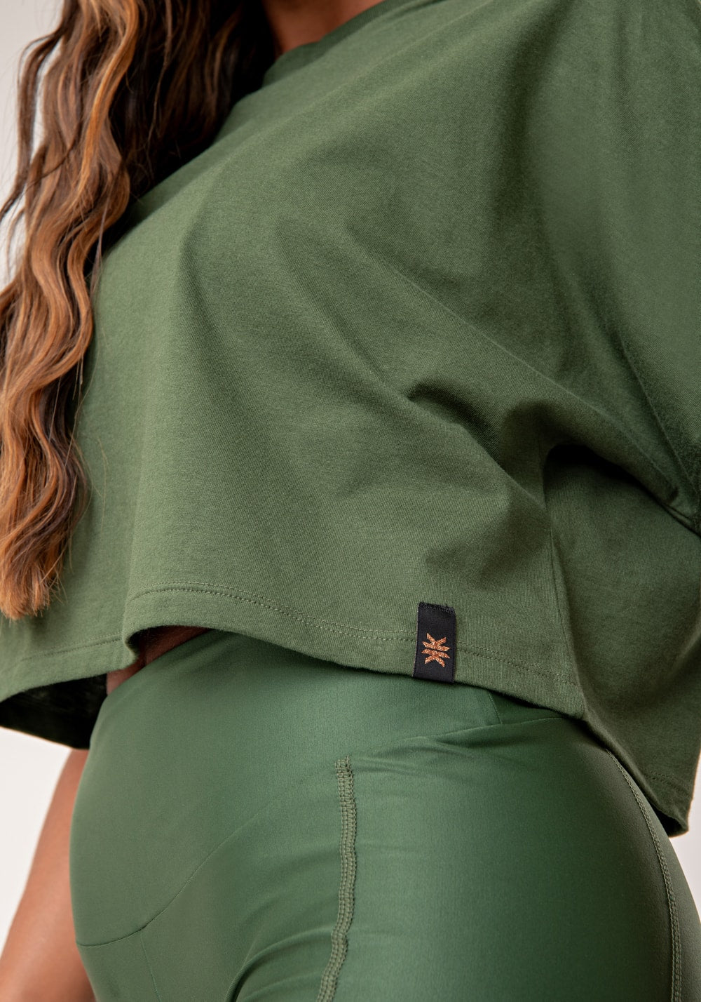 Cropped t-shirt feminino de algodão verde lush