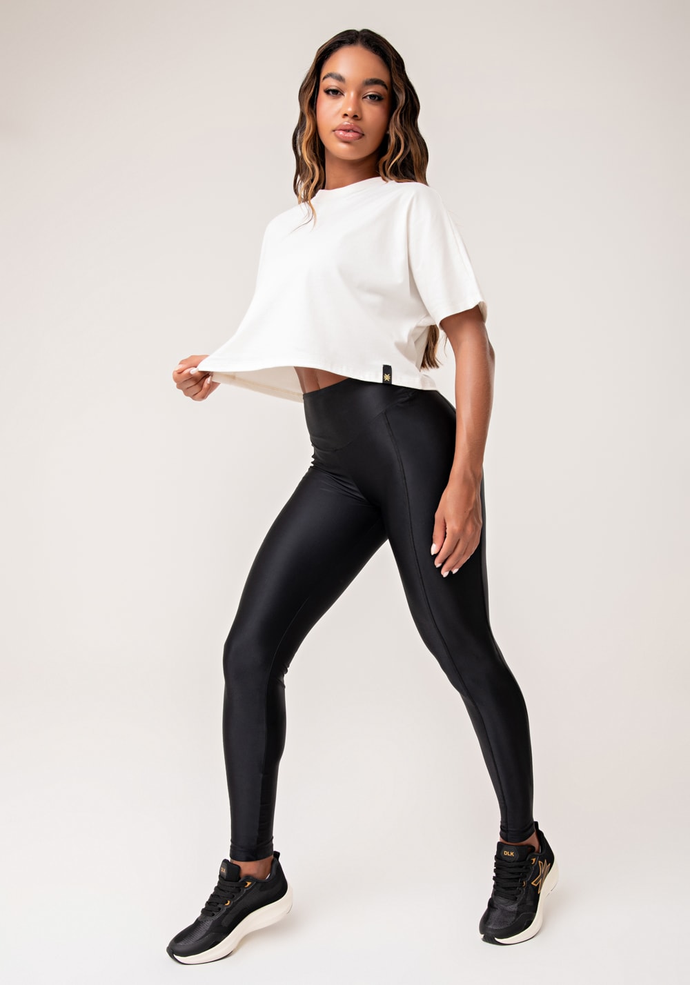 Cropped t-shirt feminino de algodão off white lush