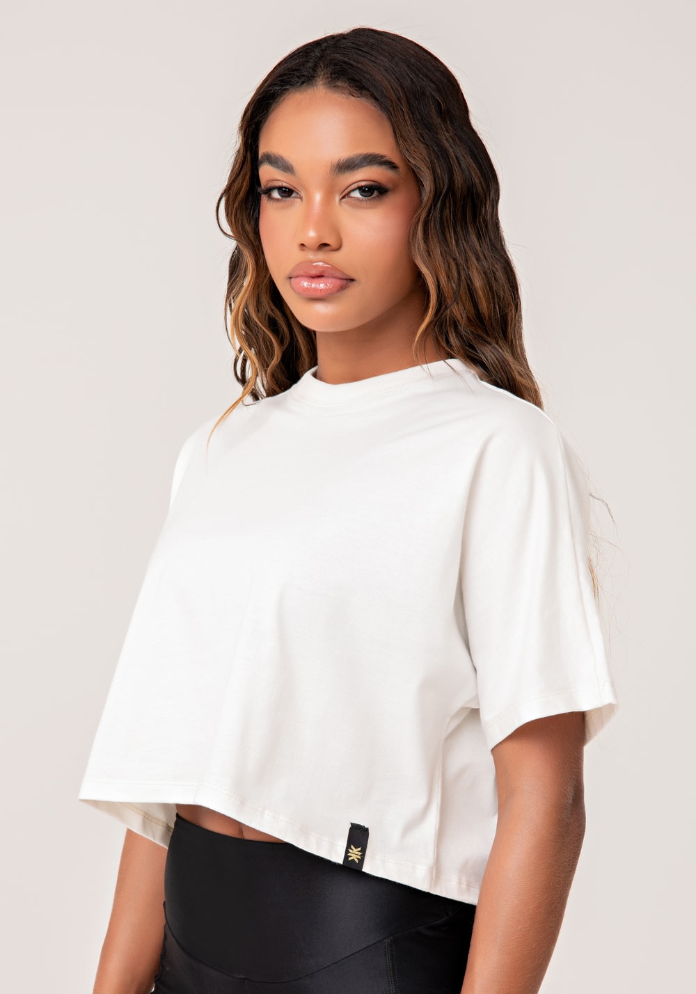 Cropped t-shirt feminino de algodão off white lush