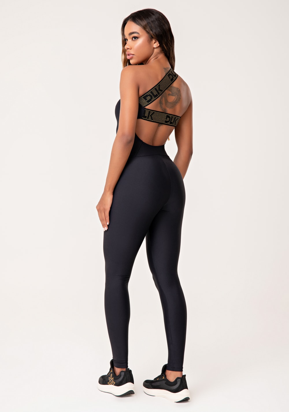 Macacão fitness feminino preto um ombro só com elástico lurex lush