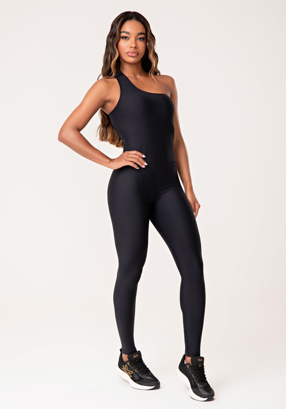 Macacão fitness feminino preto um ombro só com elástico lurex lush