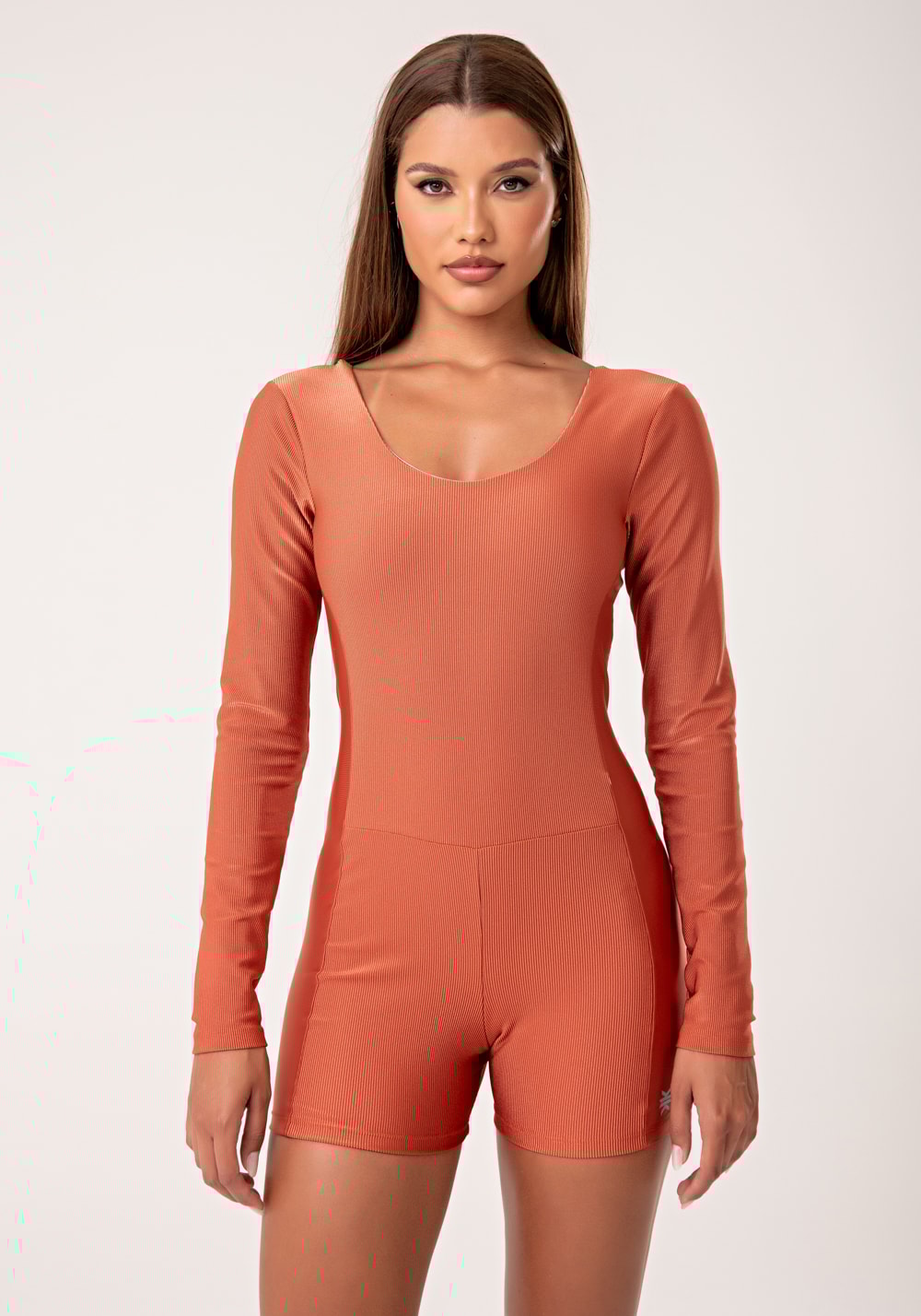 Macaquinho fitness feminino terracota manga longa com detalhe canelado lush