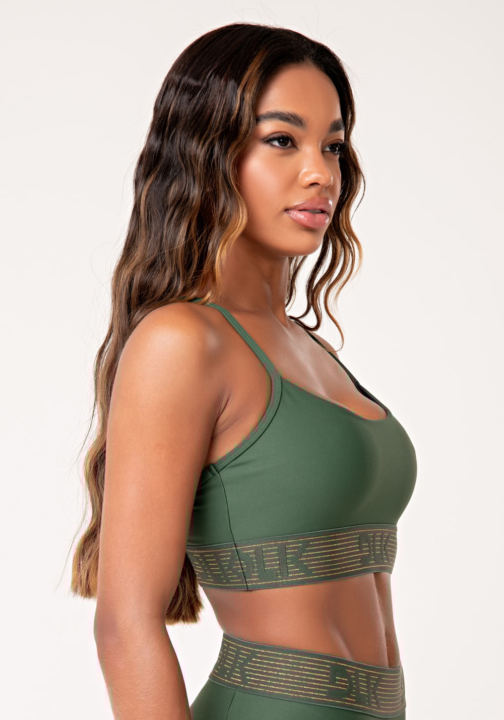 Top fitness feminino verde com bojo e elástico lurex lush