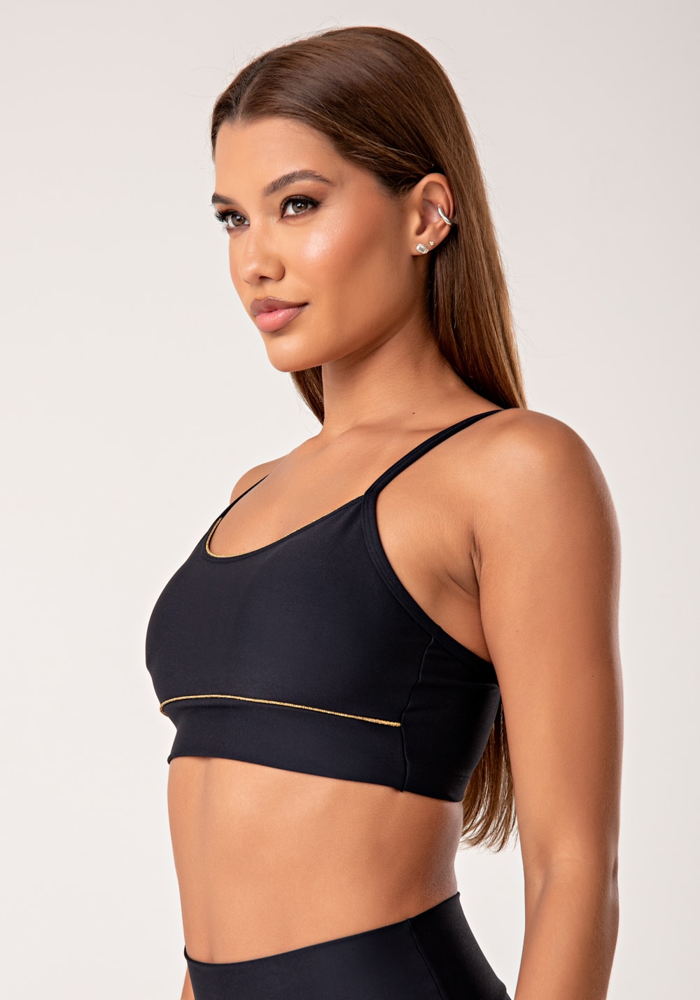 Top fitness feminino preto com bojo e detalhe em lurex lush
