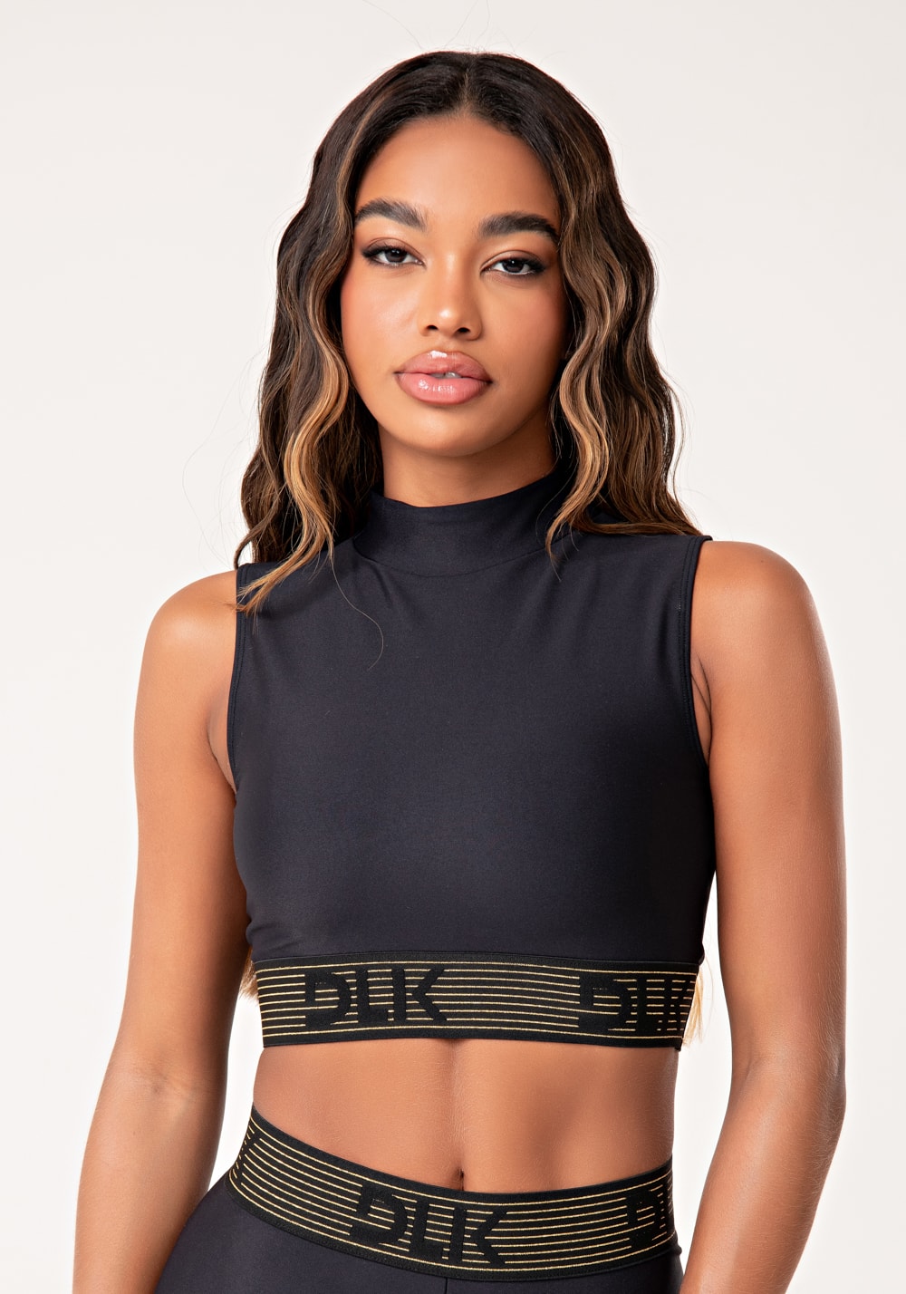 Top fitness feminino preto gola alta com elástico lurex lush