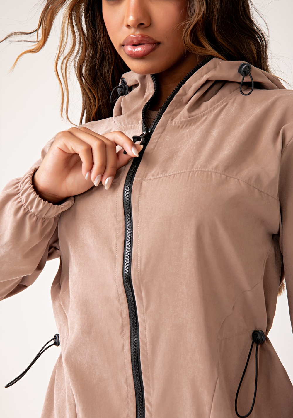 Parka feminina nude com capuz lush
