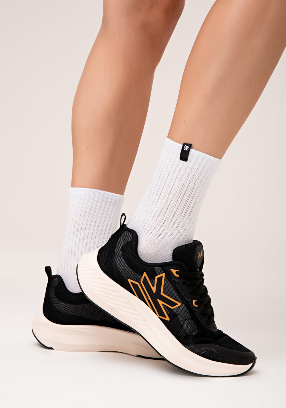 Meia cano médio feminina branco lush