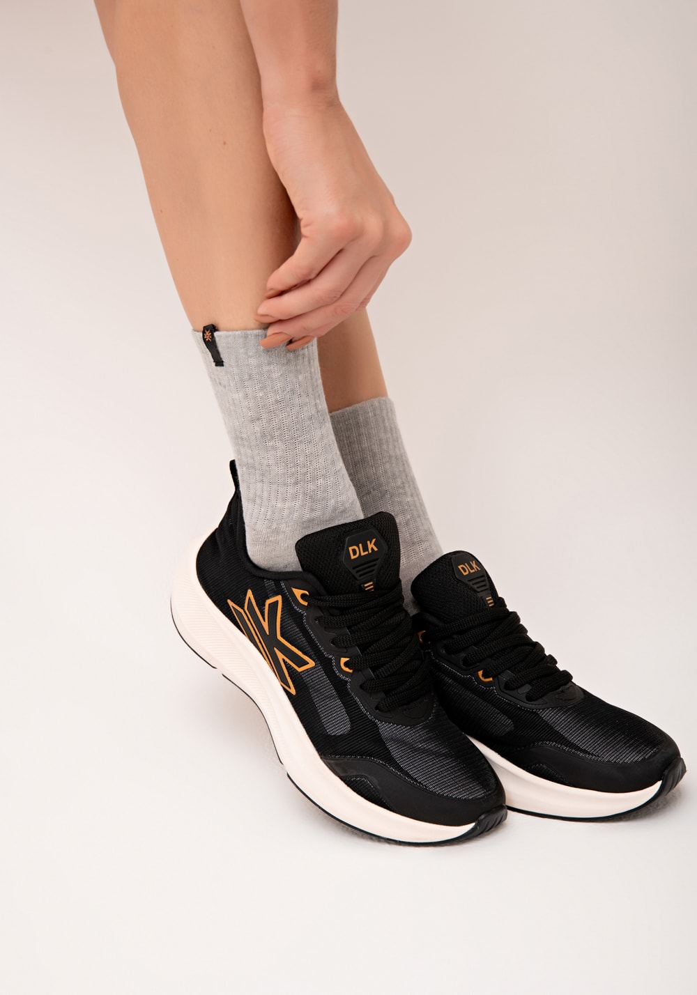 Meia cano médio feminina cinza lush
