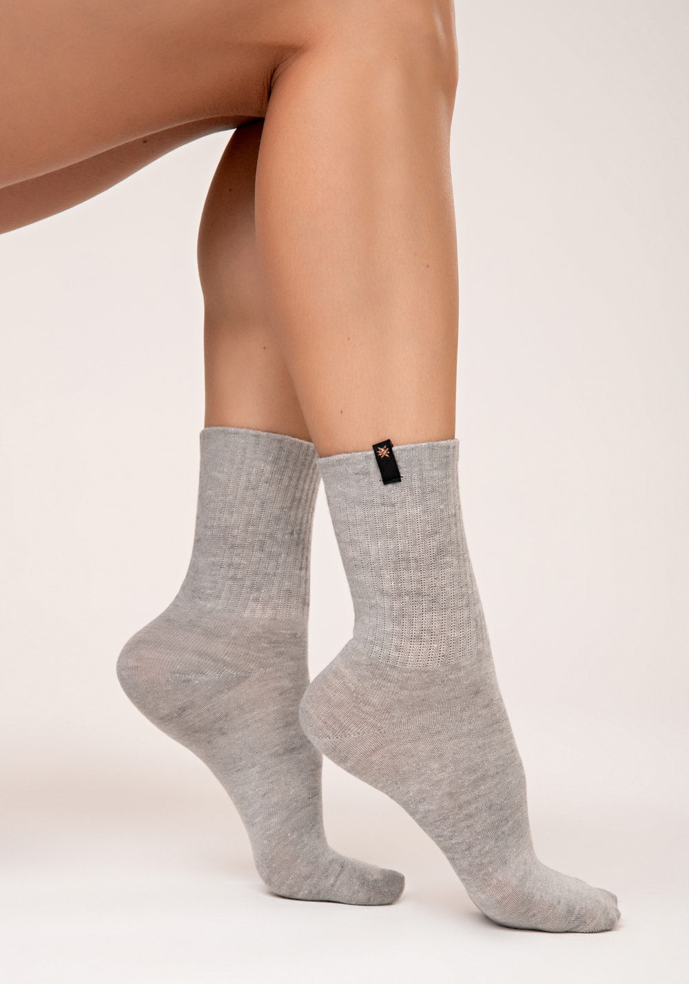 Meia cano médio feminina cinza lush