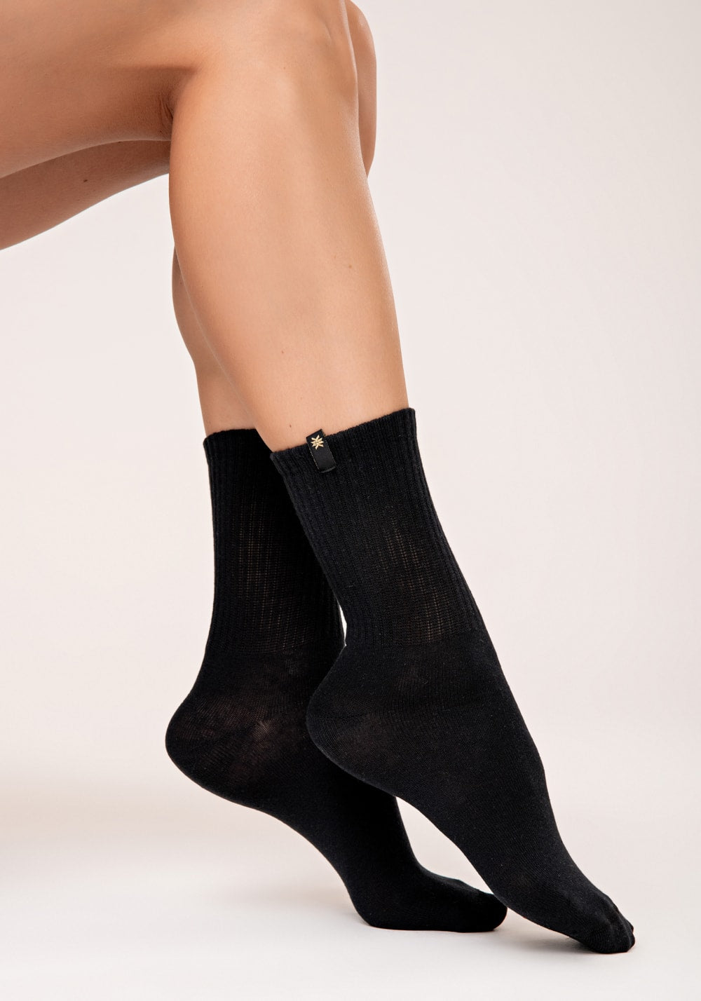 Meia cano médio feminina preto lush
