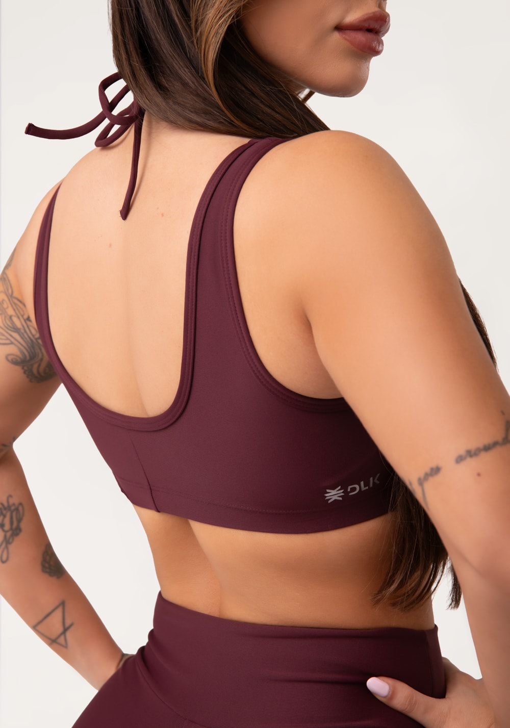 Top fitness feminino vinho com franzido e amarração aura