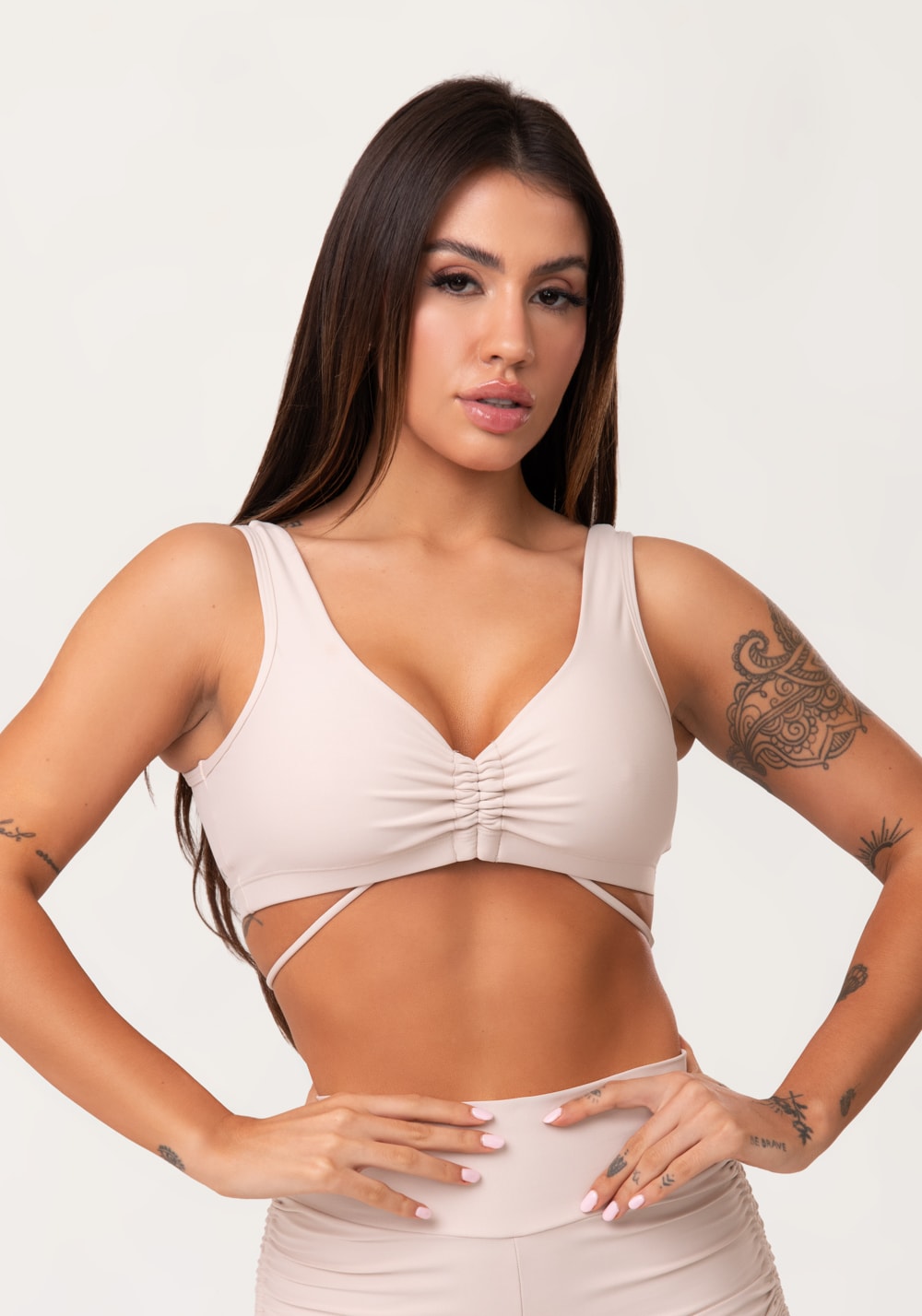 Top fitness feminino nude com franzido e amarração aura
