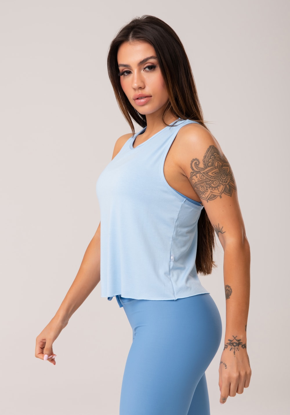 Cropped feminino azul claro aura