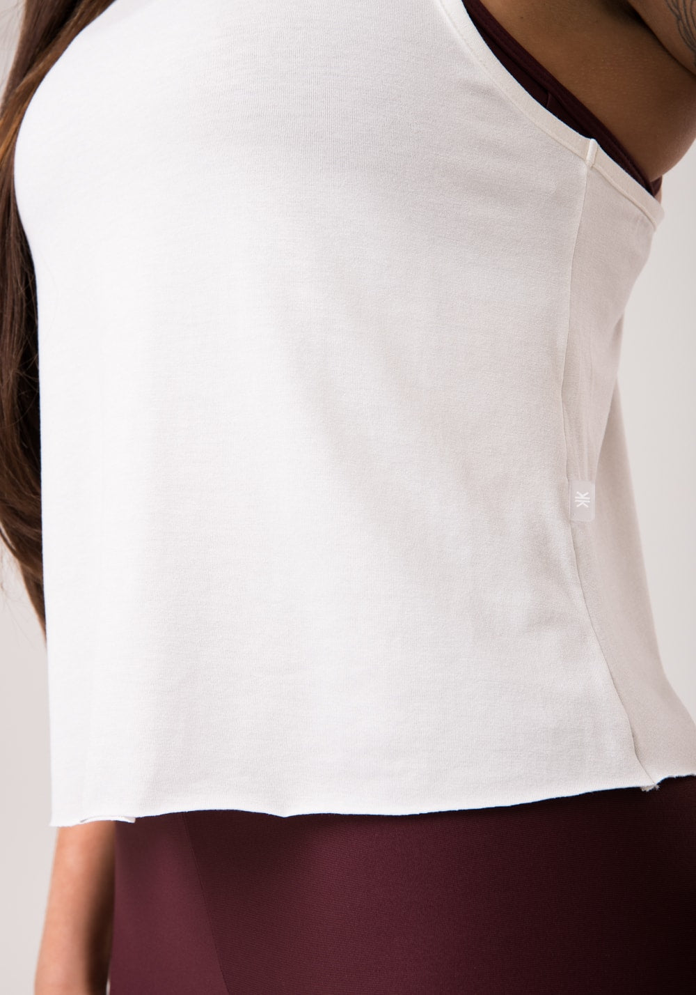 Cropped feminino off white aura