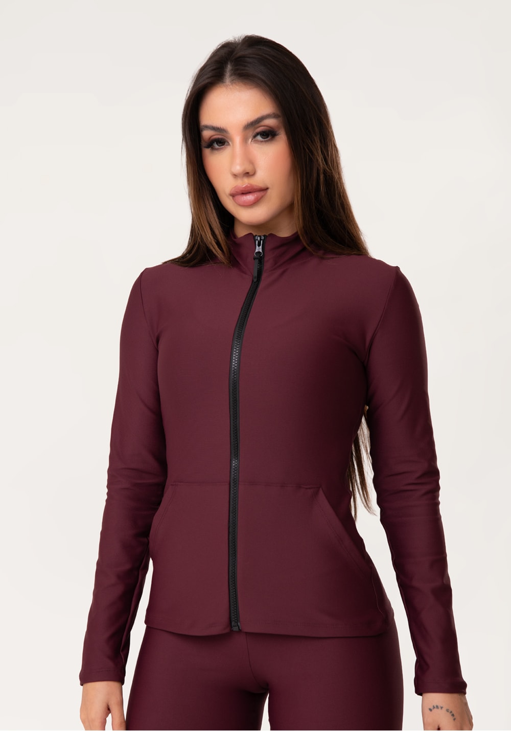 Casaco fitness feminino vinho com zíper e bolsos aura