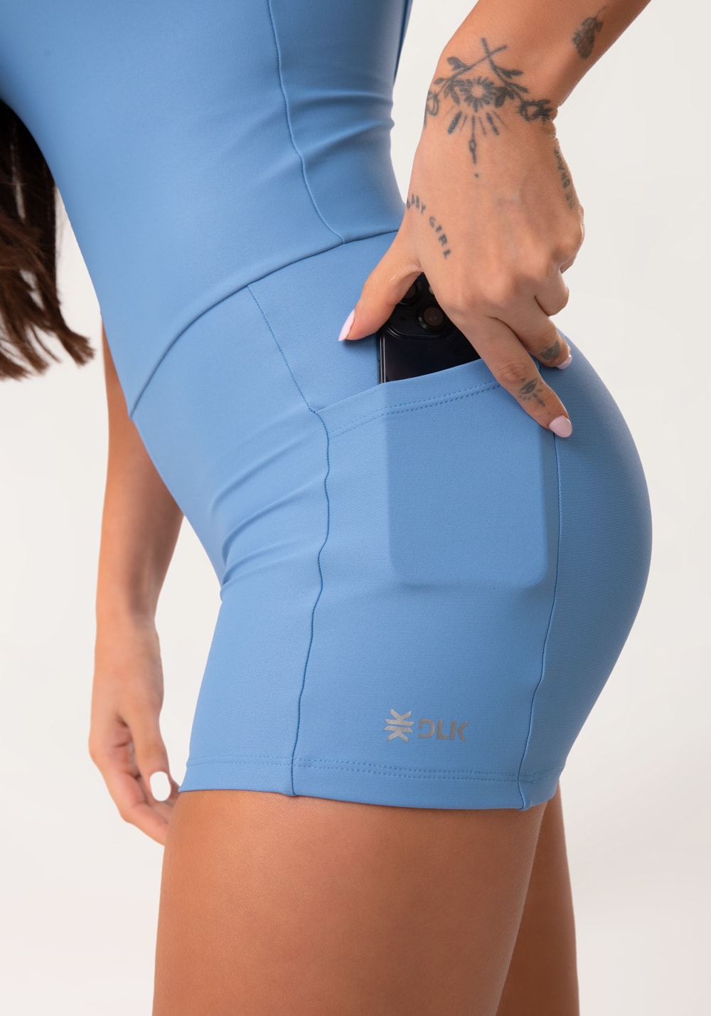 Macaquinho fitness feminino azul com bolsos aura