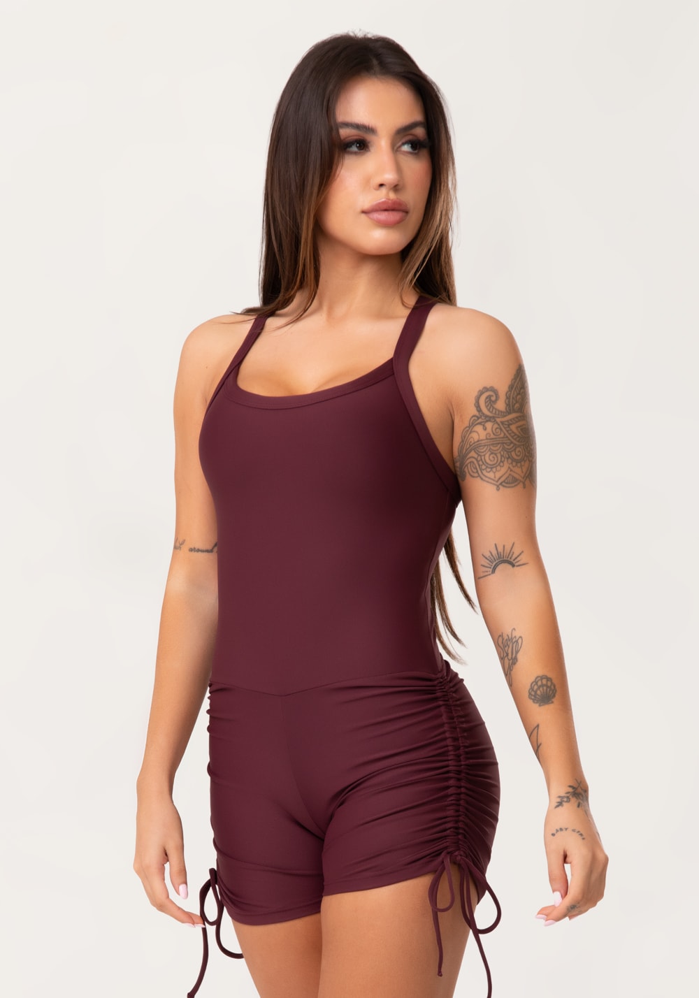 Macaquinho fitness feminino vinho com franzido aura