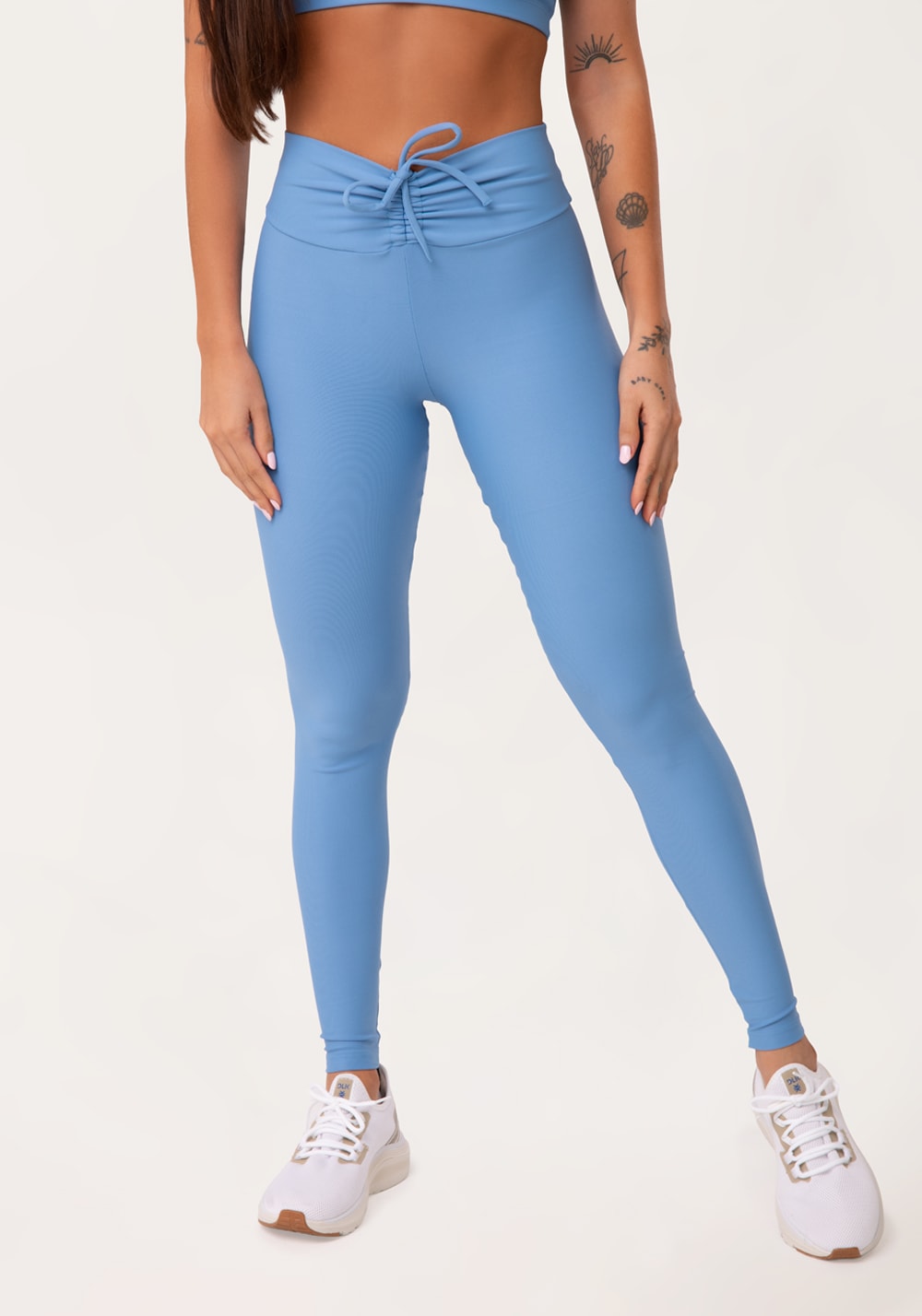 Legging fitness feminina azul com franzido e amarração aura