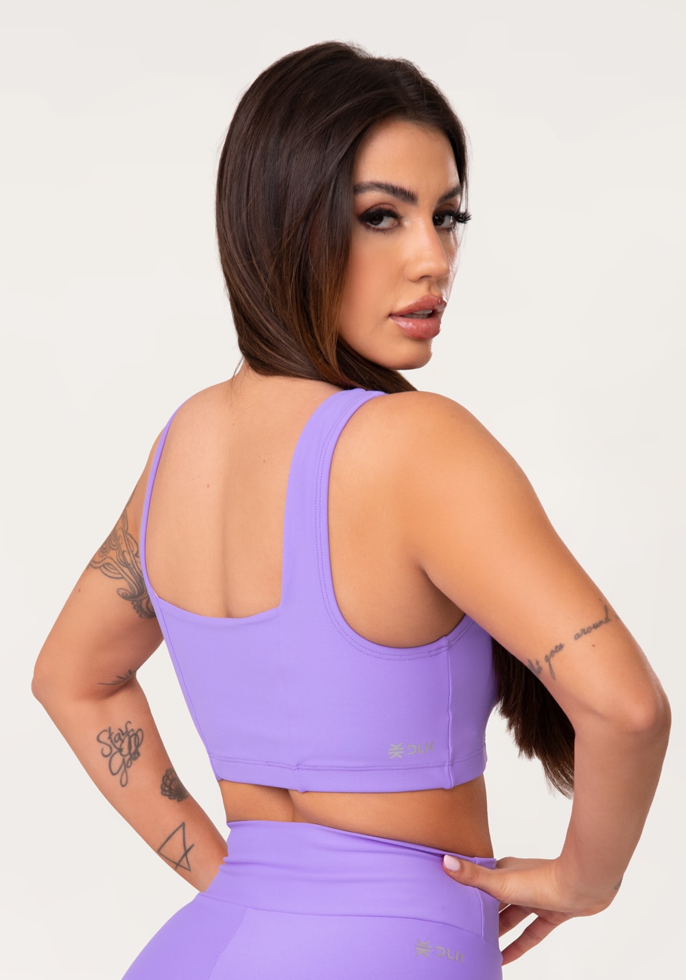 Top fitness feminino lavanda decote reto com recortes aura